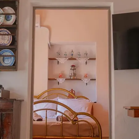 Apartment Peros Traditional House