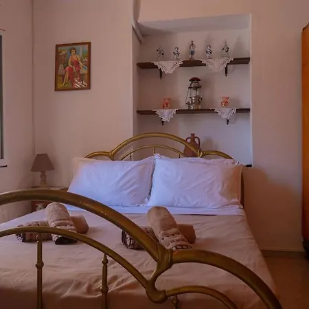 Apartment Peros Traditional House Haraki